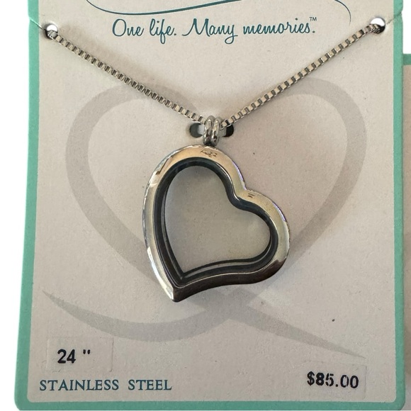 Blue La Rue Necklace and Charm Set - Picture 2 of 8